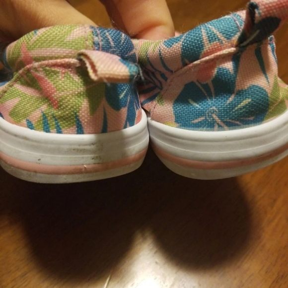 Disney Stitch slip on shoes - Picture 7 of 8